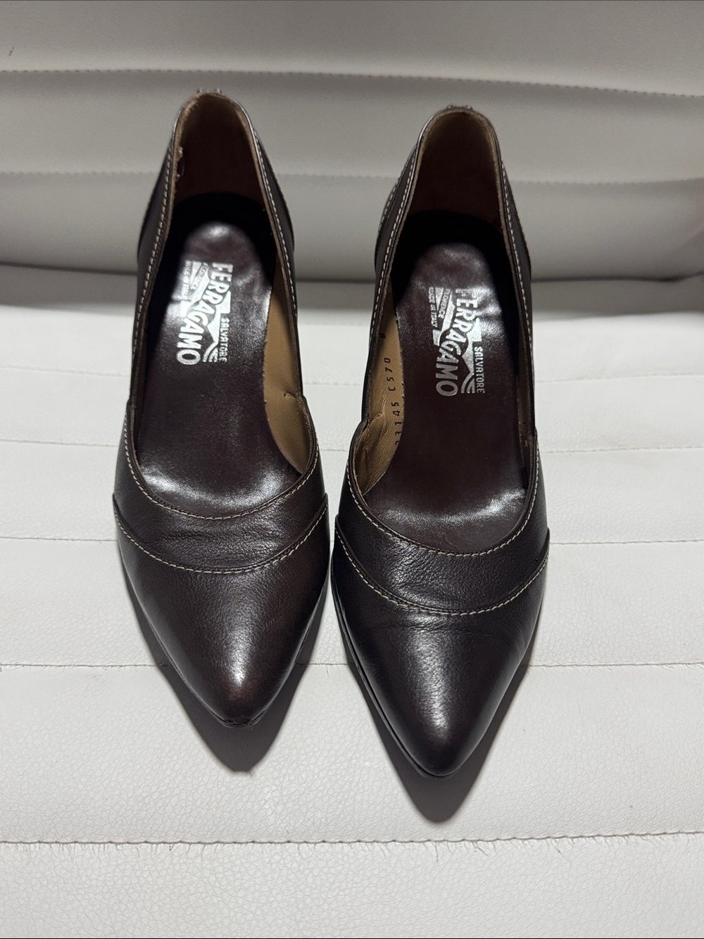 Salvatore Ferragamo Vintage C570 Brixen Dark Brown Pointed Leather Pumps